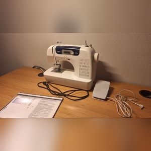 Sewing machine witg a computer, Brother RS260, 59 stitches